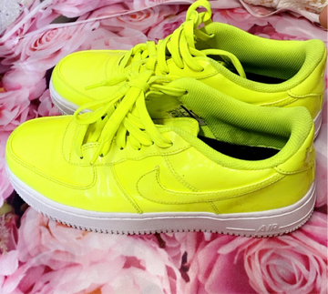 Neon Nikes!